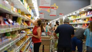 Fim da escala 6x1: estudos divergem sobre impactos no PIB e inflação