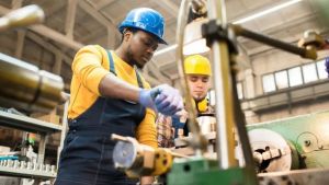 Brasil despenca do 28º para o 62º lugar em ranking de crescimento da indústria