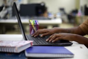 Prefeitura abre vagas para cursos de informática e de assistente de logística