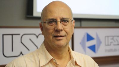 Nova combinação de luz e antibióticos surge como esperança em estudo com a participação de pesquisador de São Carlos