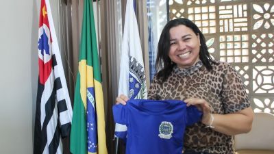 Prefeitura de Ibaté realiza entrega de uniformes escolares neste sábado
