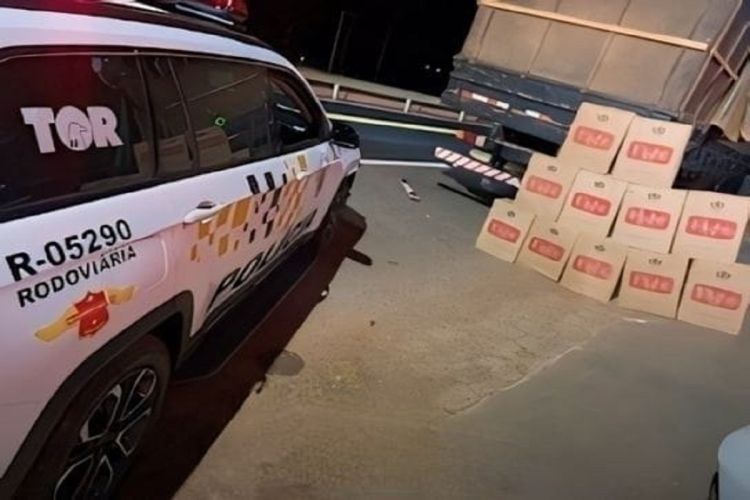 PM Rodoviária apreende 500 mil maços de cigarros contrabandeados