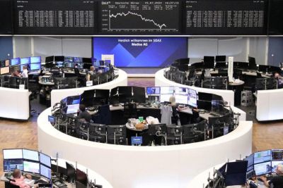 Índice de ações da Europa fecha quase estável pressionado por liquidação de ações de chips