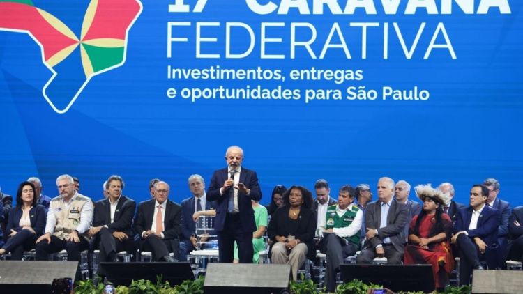 Lula questiona BC sobre corte da Selic: "esperava pelo menos 0,5%"