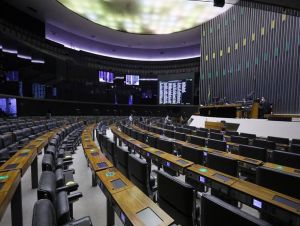 Câmara aprova urgência para projeto que regulamenta pesquisas eleitorais