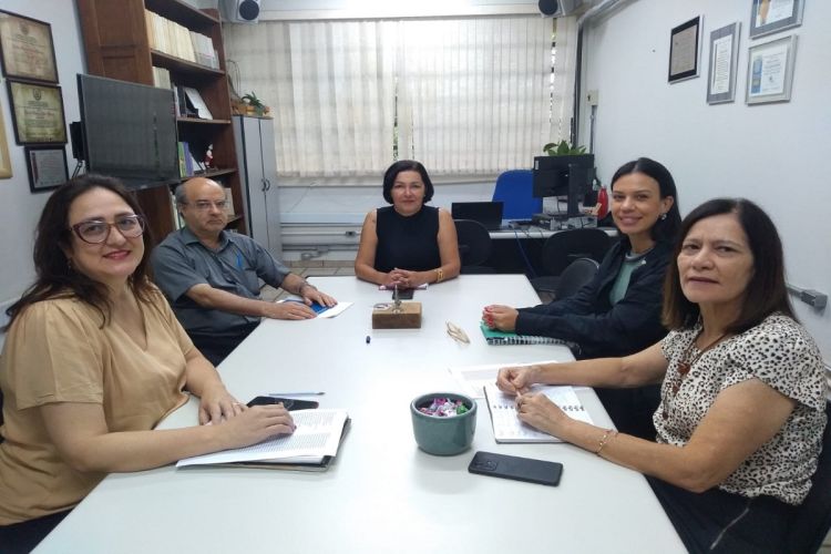 Reunião debateu horário de trabalho dos professores