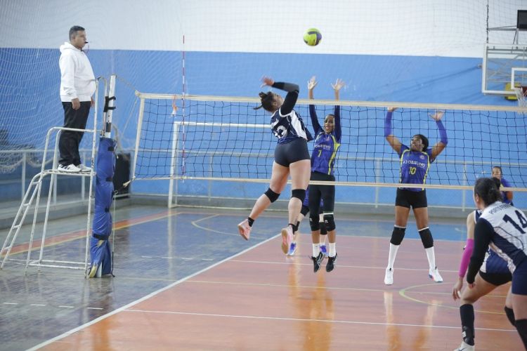 Vôlei feminino: São Carlos tem “parada dura” no Campeonato da APV