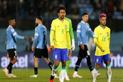 Eliminatórias: Brasil perde para Uruguai em noite para esquecer