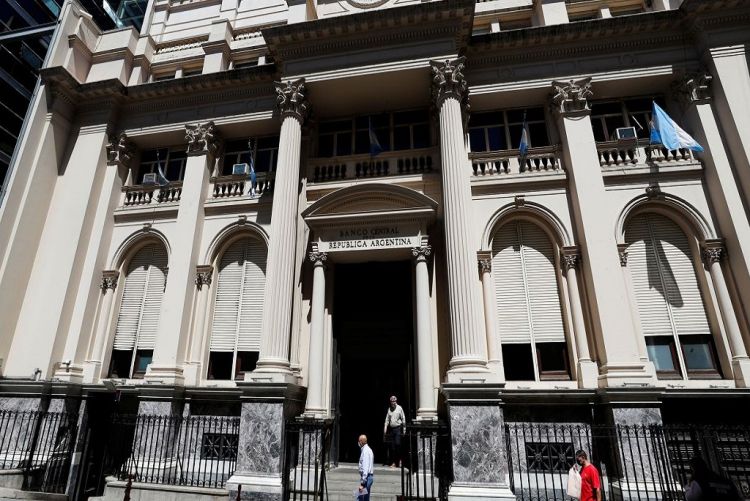 Argentina corta taxa de juros de 80% a 70% e espera nova queda na inflação