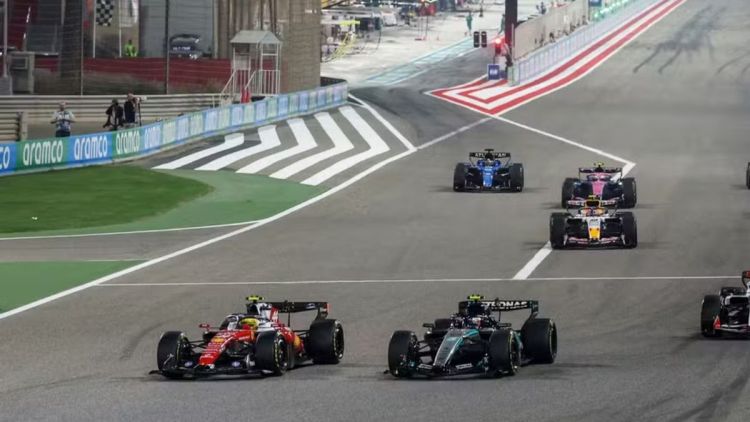 Mercedes e Ferrari dão bons sinais em testes, mas novo regulamento promete equilibrar forças em 2026