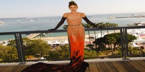 Marina Ruy Barbosa brilha na première do novo filme do diretor Wes Anderson no 76° Festival de Cinema de Cannes