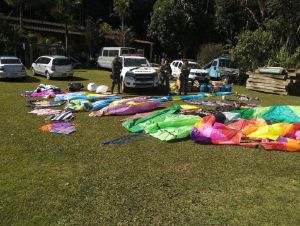 PM Ambiental detém 9 homens por soltarem balões