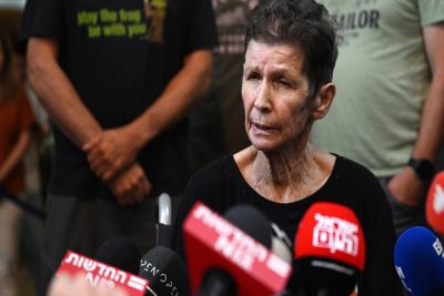 &#039;Passei pelo inferno&#039;, diz israelense de 85 anos sequestrada por Hamas