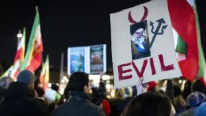 Mortes em protestos no Irã passam de 2,5 mil, diz ONG de direitos humanos