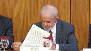 Lula veta lei que reconhece estágio como experiência profissional