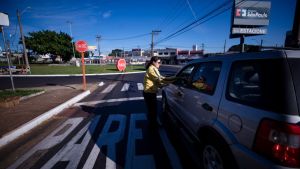 Ação "Pare, sua vida não tem retorno" alerta motoristas sobre riscos no trânsito