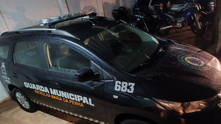 Patrulha Maria da Penha detém homem após invasão de residência e ameaças no Jardim Zavaglia