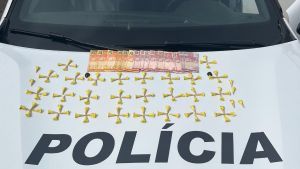 Polícia Militar prende homem com 110 porções de cocaína em Brotas
