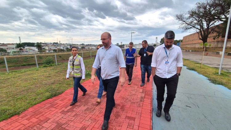 Netto Donato recebe engenheiros e técnicos do DER e da SP Águas