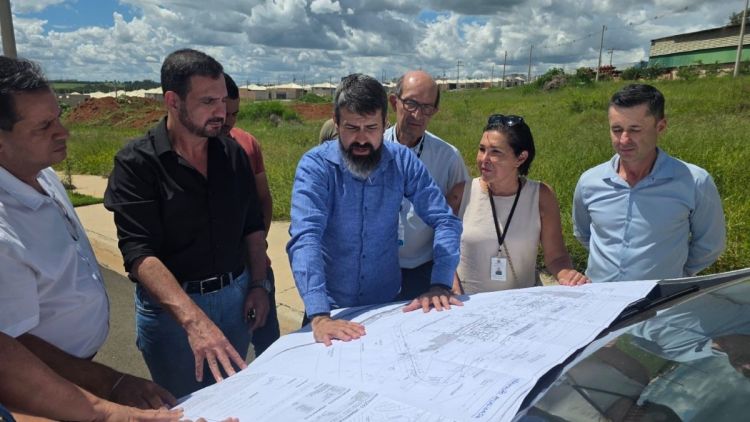 Trabalho que gera resultados: Jùlio Cesar acompanha início do projeto de escola estadual
