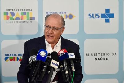 Alckmin reclama que armas tenham ficado fora de imposto seletivo na reforma tributária