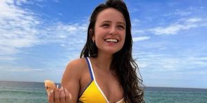 Larissa Manoela mostra seu “aquecimento” ousado pra Copa do Mundo na praia