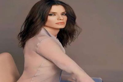 Sempre linda, Sandra Bullock publica foto e pede que fãs deem nota