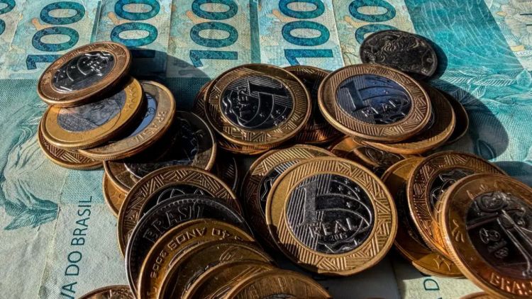 Inflação usada para corrigir salários acumula 4,33% em 12 meses