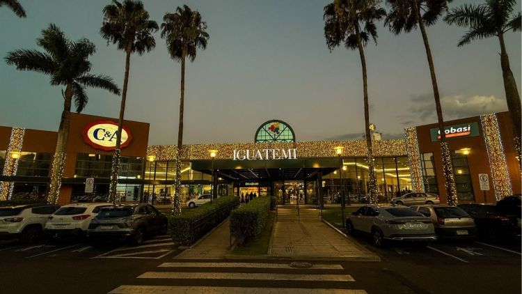 Shopping Iguatemi São Carlos divulga funcionamento especial para a véspera de Natal