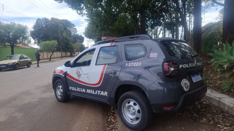 Polícia Militar captura procurado com extensa ficha criminal durante patrulhamento em Torrinha