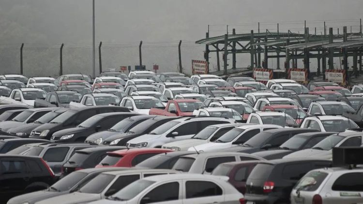 Venda de veículos novos no país sobe 15% até maio