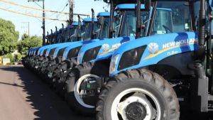 Governo de SP firma novos convênios e amplia acesso a crédito rural para compra de tratores