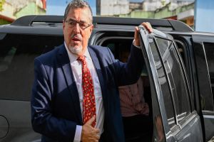 Após tensão, Arévalo é empossado presidente da Guatemala
