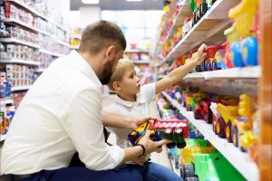 12 de outubro, dia das crianças! saiba dos seus direitos antes, durante e depois das compras