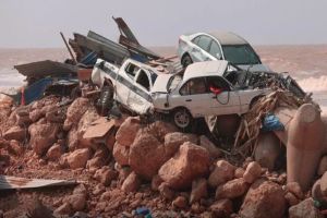 Enchentes na Líbia: a cidade que parece ter sido varrida por tsunami