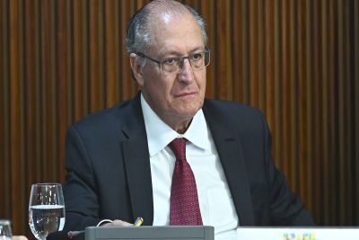 Alckmin sobre câmbio após pacote fiscal: isso 'vai sendo esclarecido' nos próximos dias