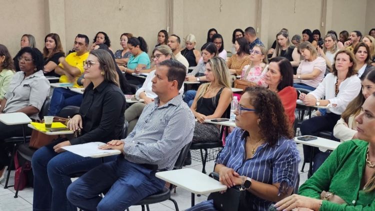 Secretário de Educação reúne diretores para alinhar planejamento do ano letivo de 2026
