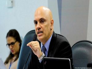 Alexandre de Moraes barra investigações contra institutos de pesquisa