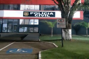Bandidos assaltam jovem na Vila Prado