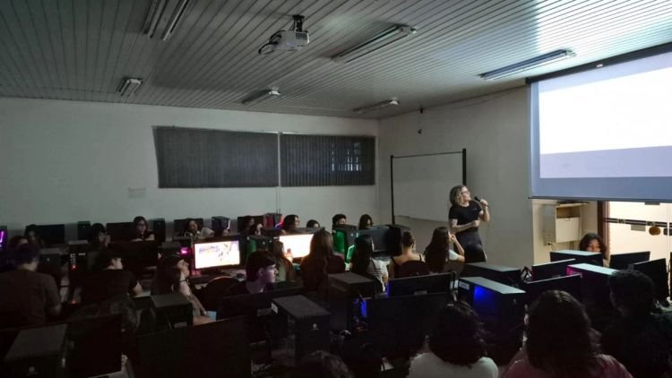 Alunos de Publicidade e Propaganda da Uniara participam de palestra sobre o caso do voo Gol 1907