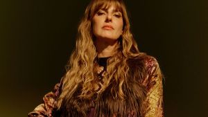 Anna Ratto estreia turnê do álbum &quot;Vison Negro&quot; no Bona com participação de Fernanda Takai