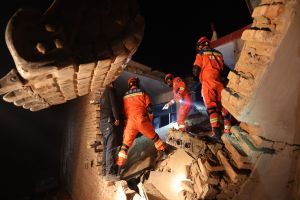 Terremoto na China deixa ao menos 111 mortos e mais de 200 feridos