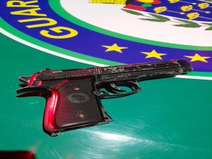 GPRA detém dupla com simulacro de arma de fogo