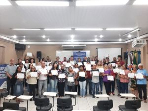 SMTER entrega certificados do curso de Economia Solidária