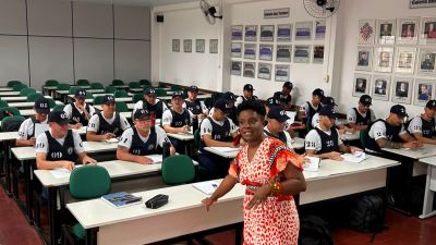 Vereadora Larissa Camargo ministra curso sobre Direitos Humanos para nova turma da Guarda Municipal