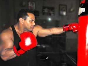 Eduardo França populariza o boxe como prática esportiva para promoção de saúde