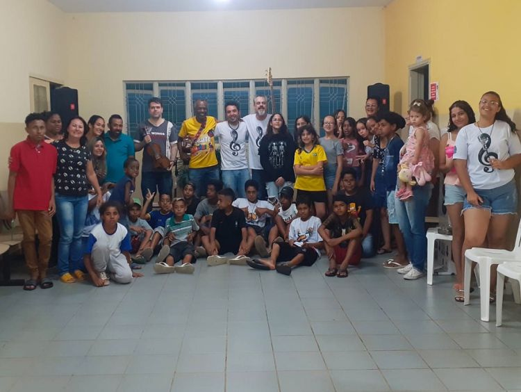 Alunos do Centro Cultural de Ibaté participam de aula show